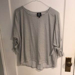 Black & white pin stripe top